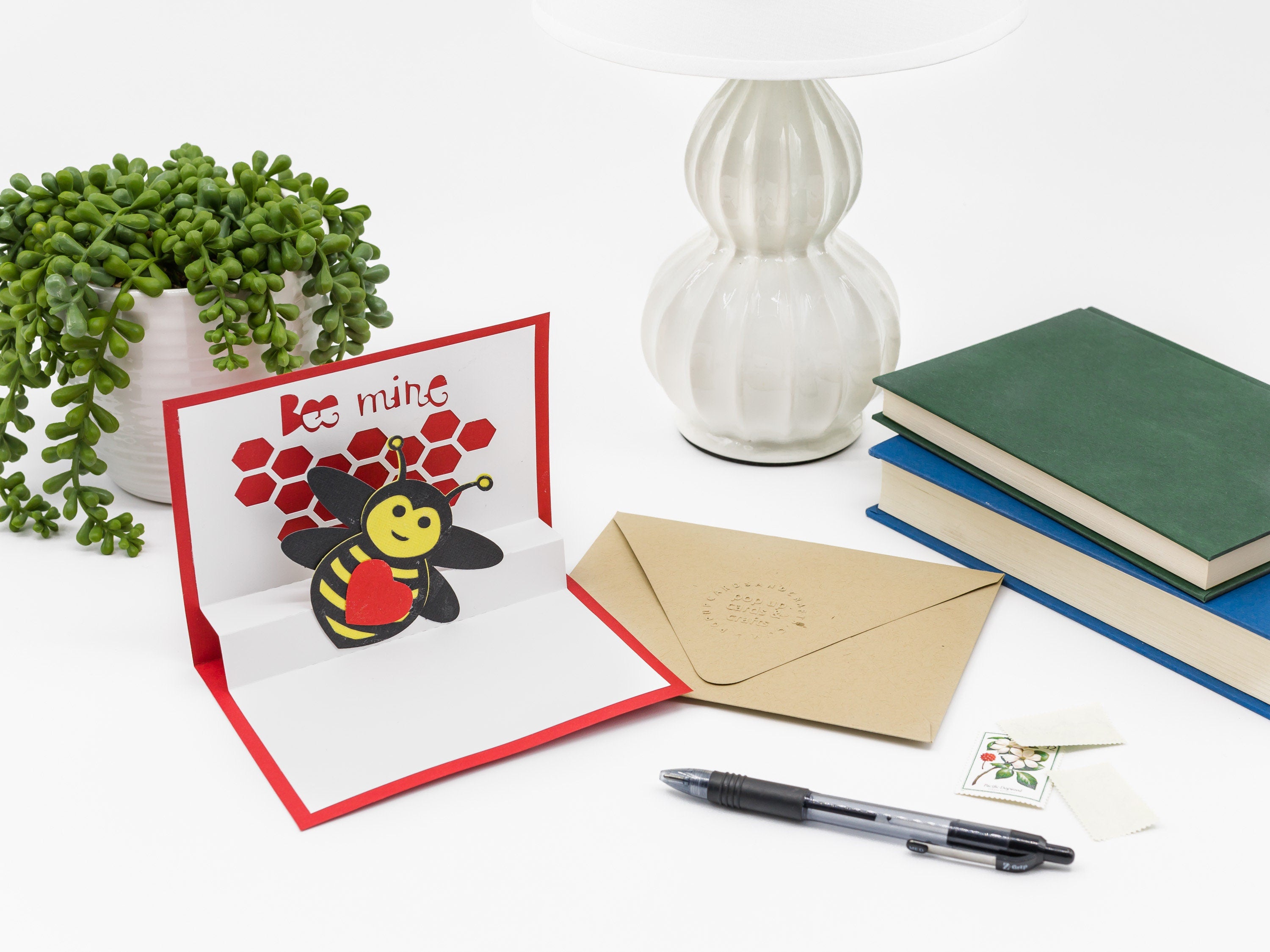 Beekeeper Pop Up Valentine Card with Adorable Design - Unique Gift for Honey Lovers and Sweethearts, Apiary Apiarist